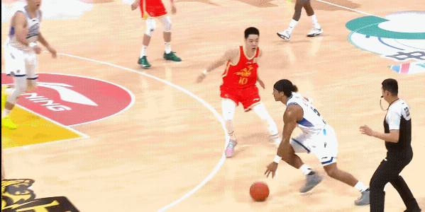 宁波男篮这个赛季真的是脱胎换骨的变化，之前宁波很长时间和本赛季四川男篮一样，成为