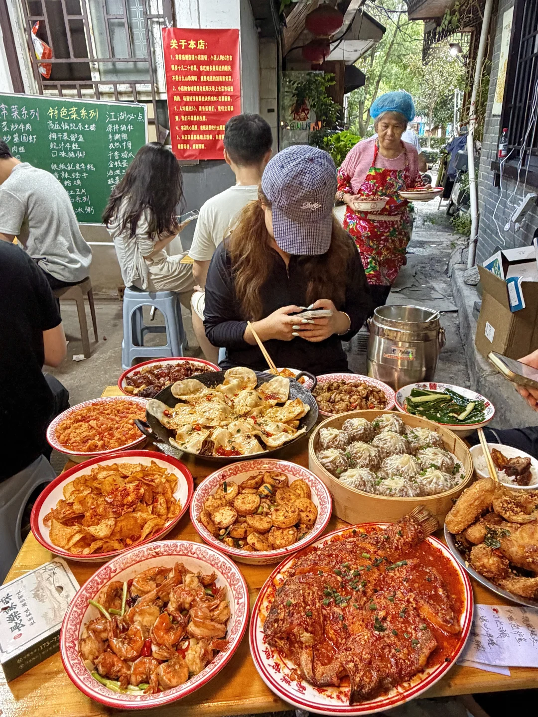 每个来长沙的朋友都会被带来吃。。。。