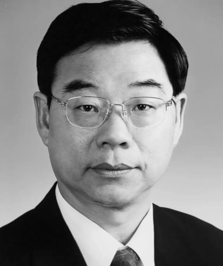 孙传尧院士逝世！中国能用稀土卡世界的脖子，他居功至伟，向他致敬！
 
8月21日