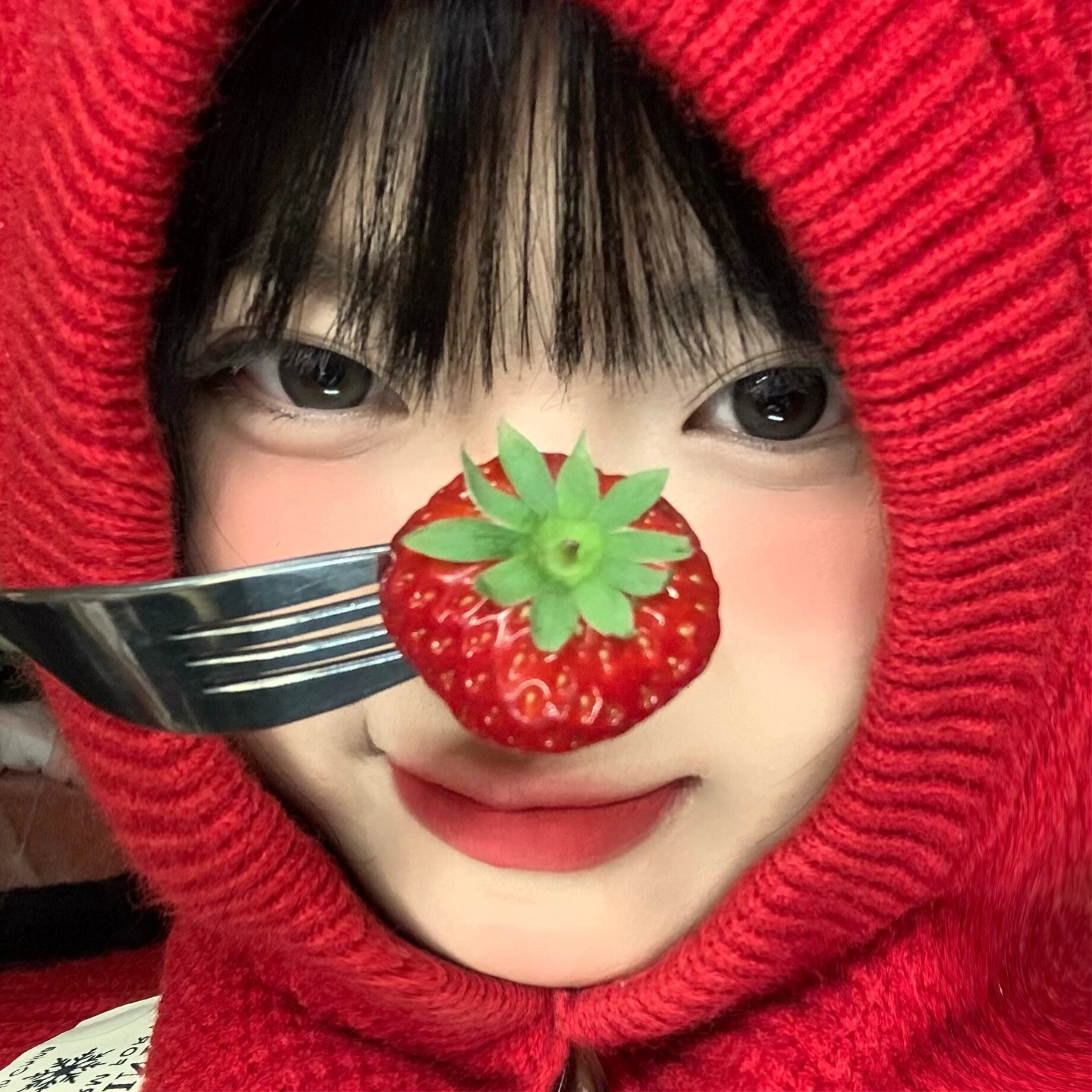 𝐒𝐡𝐚𝐫𝐞·冬日草莓感头像(៸៸᳐⦁⩊⦁៸៸᳐ )੭ﾞ🐾 ​​​