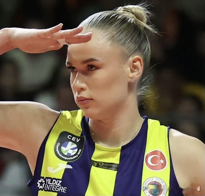 费多罗夫采娃在费内创下了生涯最佳赛季开局表现（7轮）

37分 命中率52%；