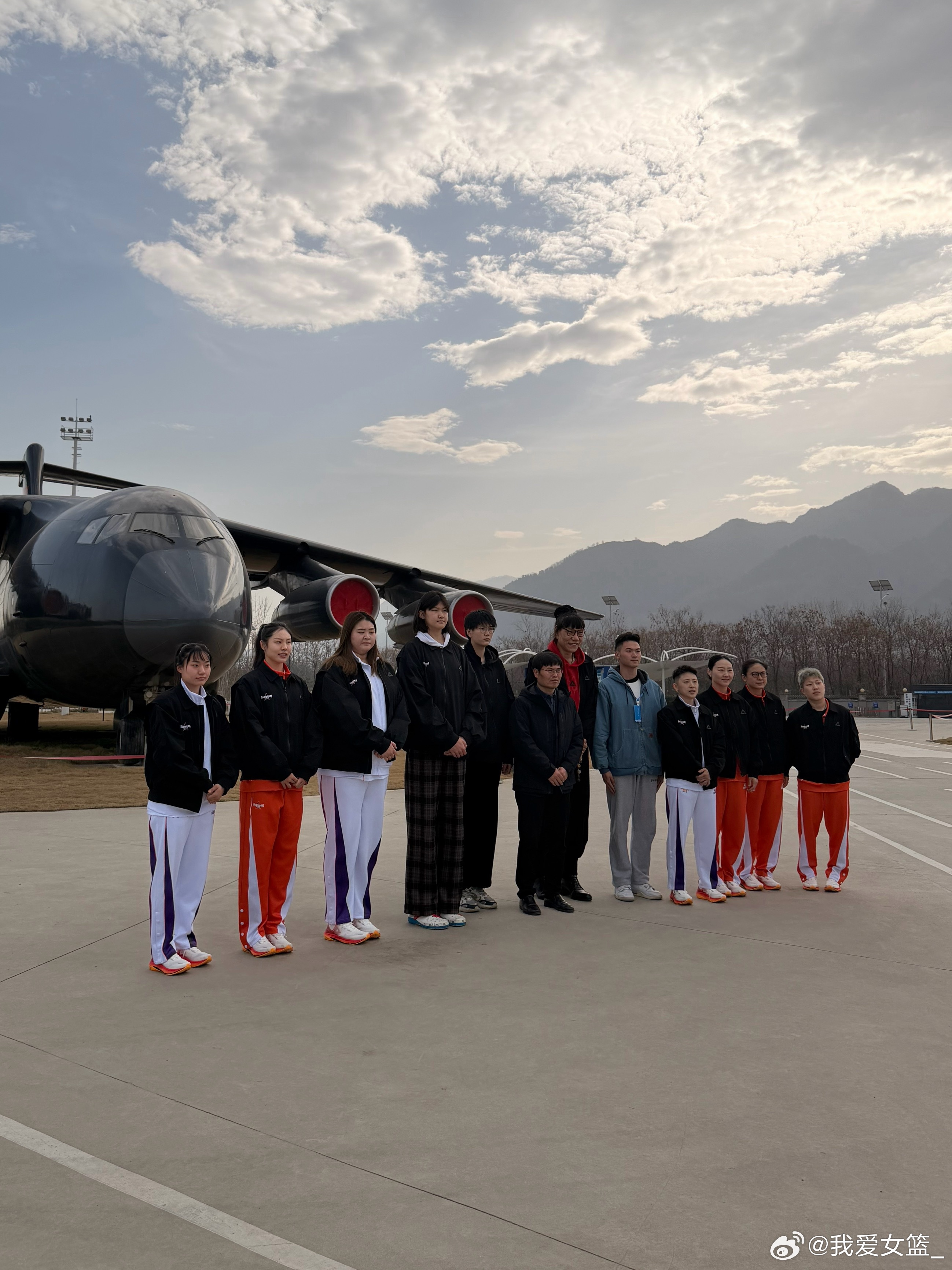 【WCBA全明星公益校园行：走进西工大，用热爱点亮青春】WCBA全明星女篮公益校