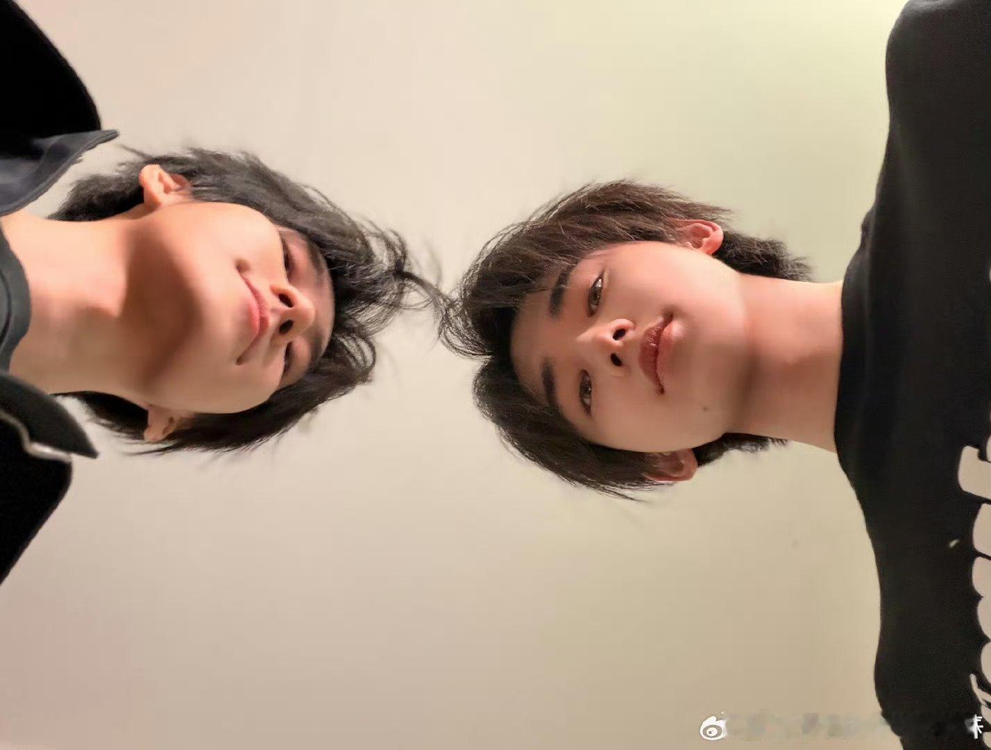 宋亚轩真真源源生日快乐宋亚轩祝张真源更潇洒帅气 蛮好 