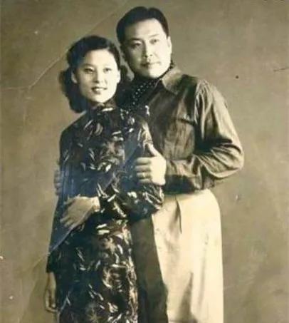 1936年，袁世凯的女儿大婚，本该是夫妻俩温情脉脉的洞房花烛夜，新郎却怒骂新娘：