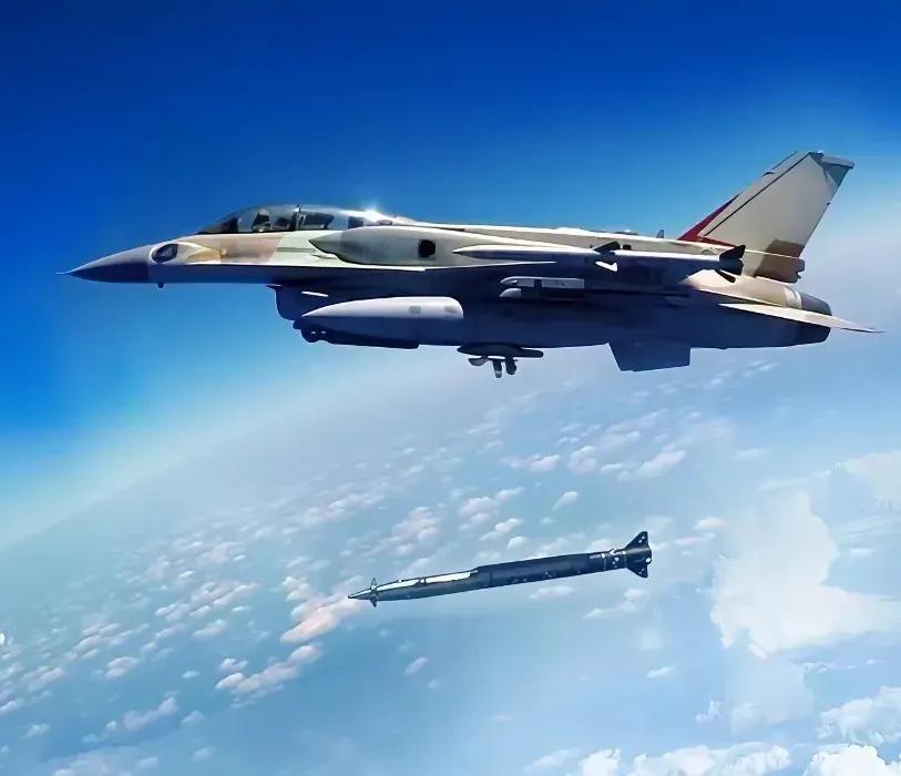 图中抛下的是什么导弹？