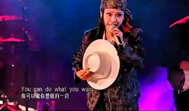 万妮达把袁娅维那首《不同凡想》搬上《歌手》舞台，耳帝听完只说了八个字：“胆子够大