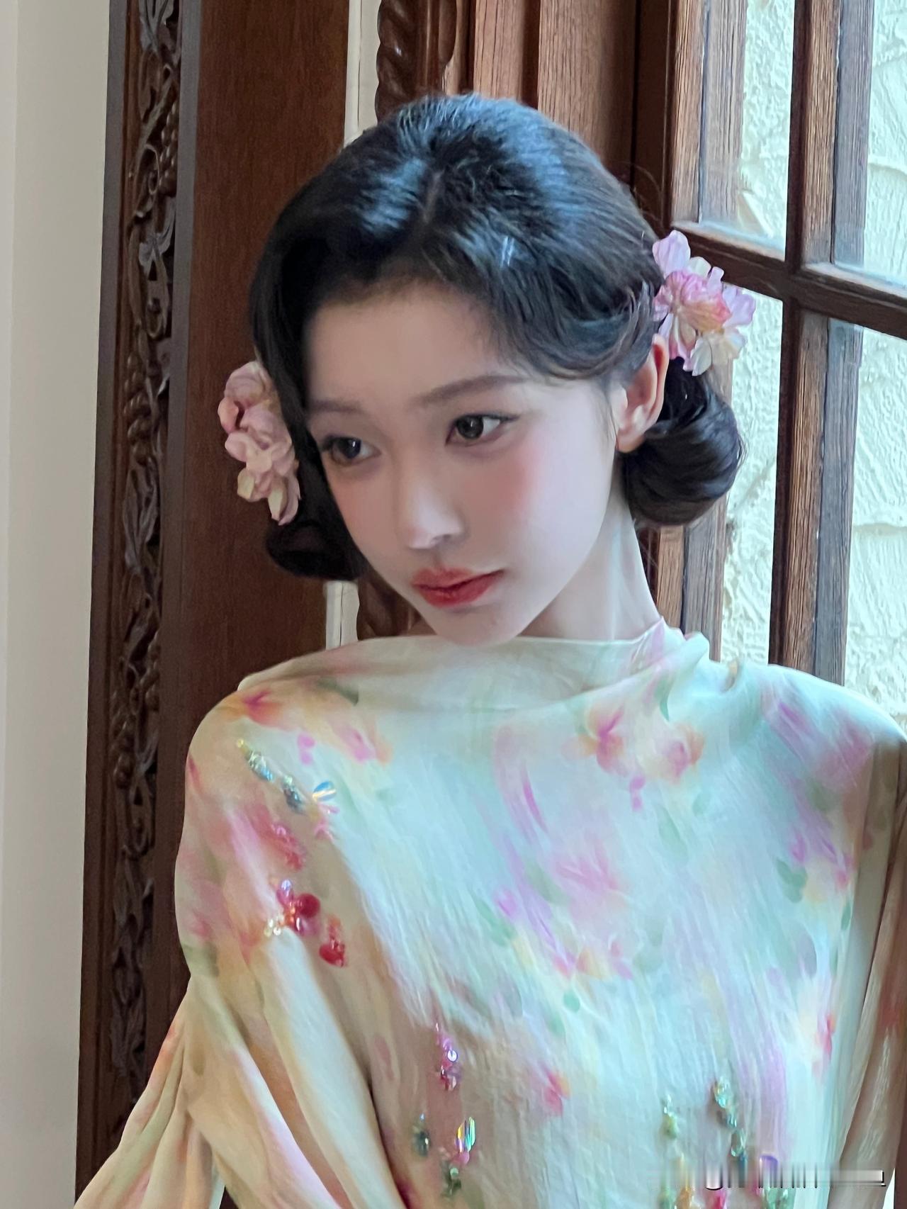 易梦玲分享图片