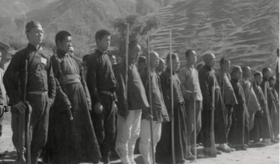 1944年，浙江土匪头目王鼎山，派出2名女土匪来到浙东抗日根据地，竟然希望新四军
