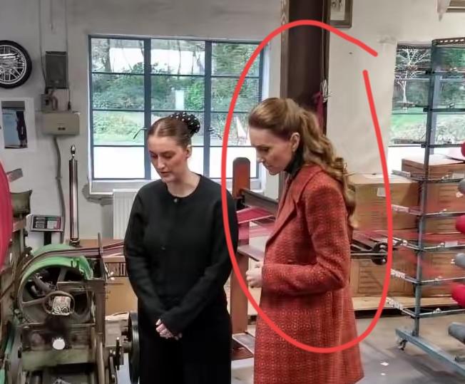 不愧是凯特，参加一个简单的活动，满满都是细节！
近期的凯特，又开始活跃了！
这一