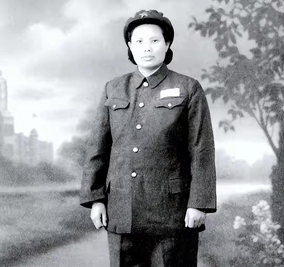 51年洪学智妻子寻女无果，到老乡家歇脚老乡惊呼：你要找得就是我
 
1951年，