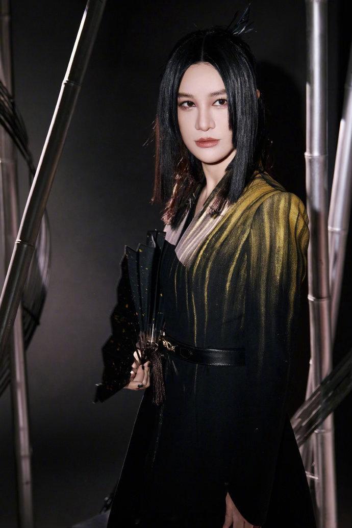 尚雯婕王濛在厕所开嗓谢娜上厕所遇到尚雯婕王濛开嗓 谢娜这个爆料我真的笑死，上厕所