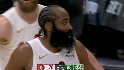 骑士巨星哈登真是太不喜欢刷分了！在昨日骑士客场以123：116战胜雄鹿的比赛中，