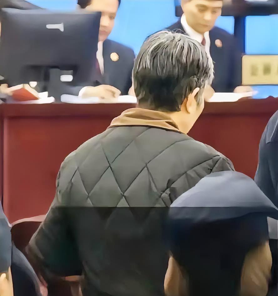 如果贾霞老师这事由我来判，我会这么办:

1、无罪，并奖励贾霞老师50w！

为