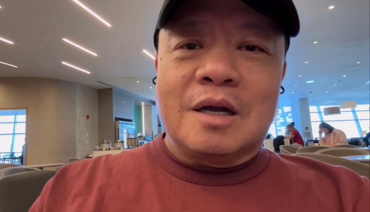 笑死了，以为马东“杀马特”了，结果人家#马东的耳环是耳机#[笑cry] ​​​