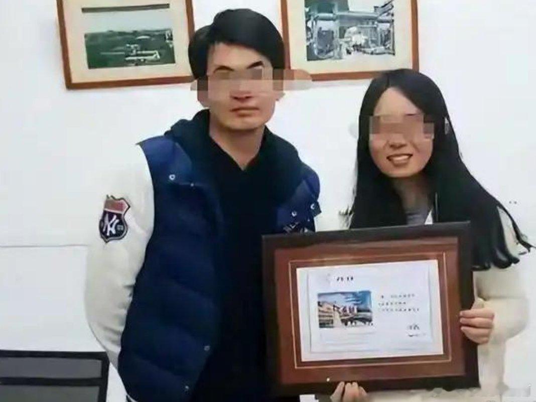 武大付磊曾梦琪婚外情风波女儿实名举报父亲，不只是家庭私事。江南微评 手握评审权力