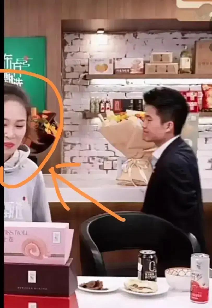 一周掉粉15万，她慌了
 
YOYO把道歉视频发出去48小时，播放破千万，董宇辉