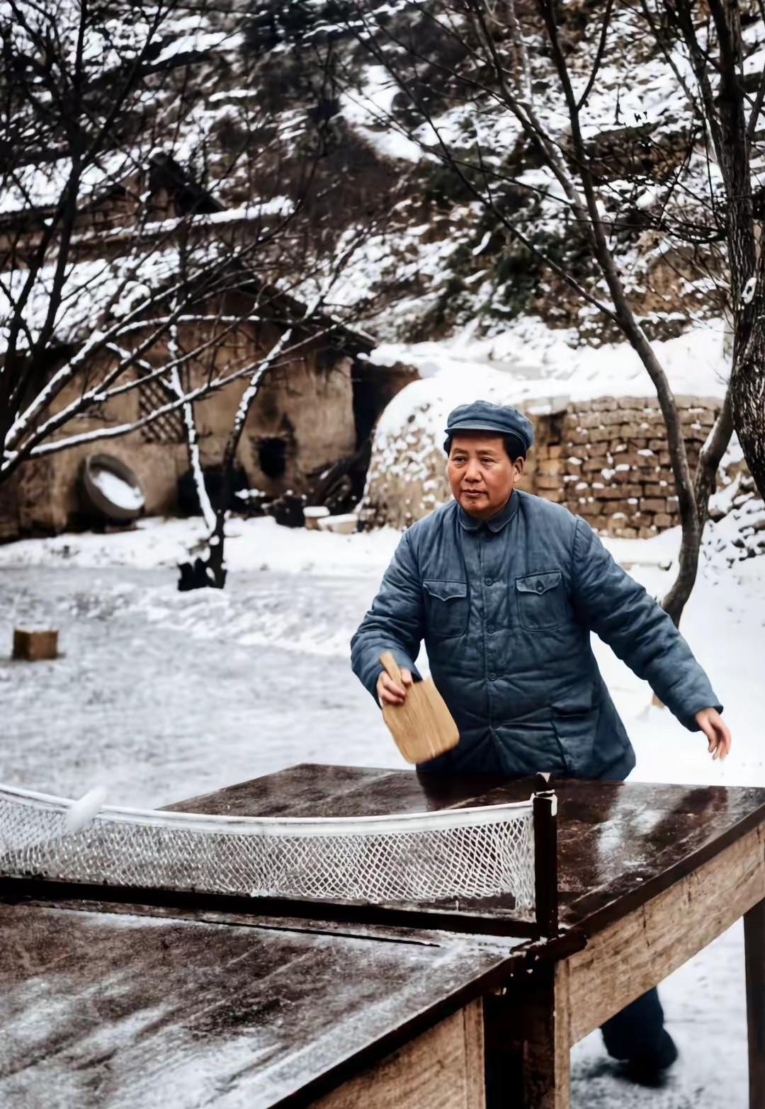 1946年元月的一天，地点延安王家坪。像我们现在一样春节临近，一片祥和，国共内战