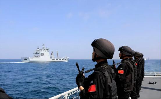 美国人到底哪句话是真的？
2026年情报报告刚说“没计划2027年打台湾”，美军