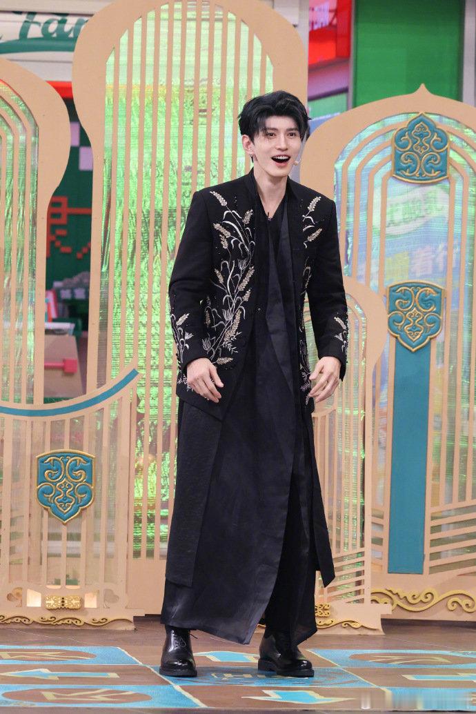 你好星期六这把兄弟局你好星期六兄弟局的快乐根本停不下来！一群好朋友热热闹闹玩游戏