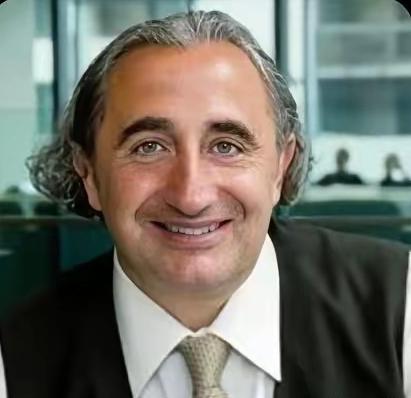 一个加拿大犹太裔教授，加德·萨阿德，突然在网上发帖，呼吁全球犹太人赶紧去做一件事