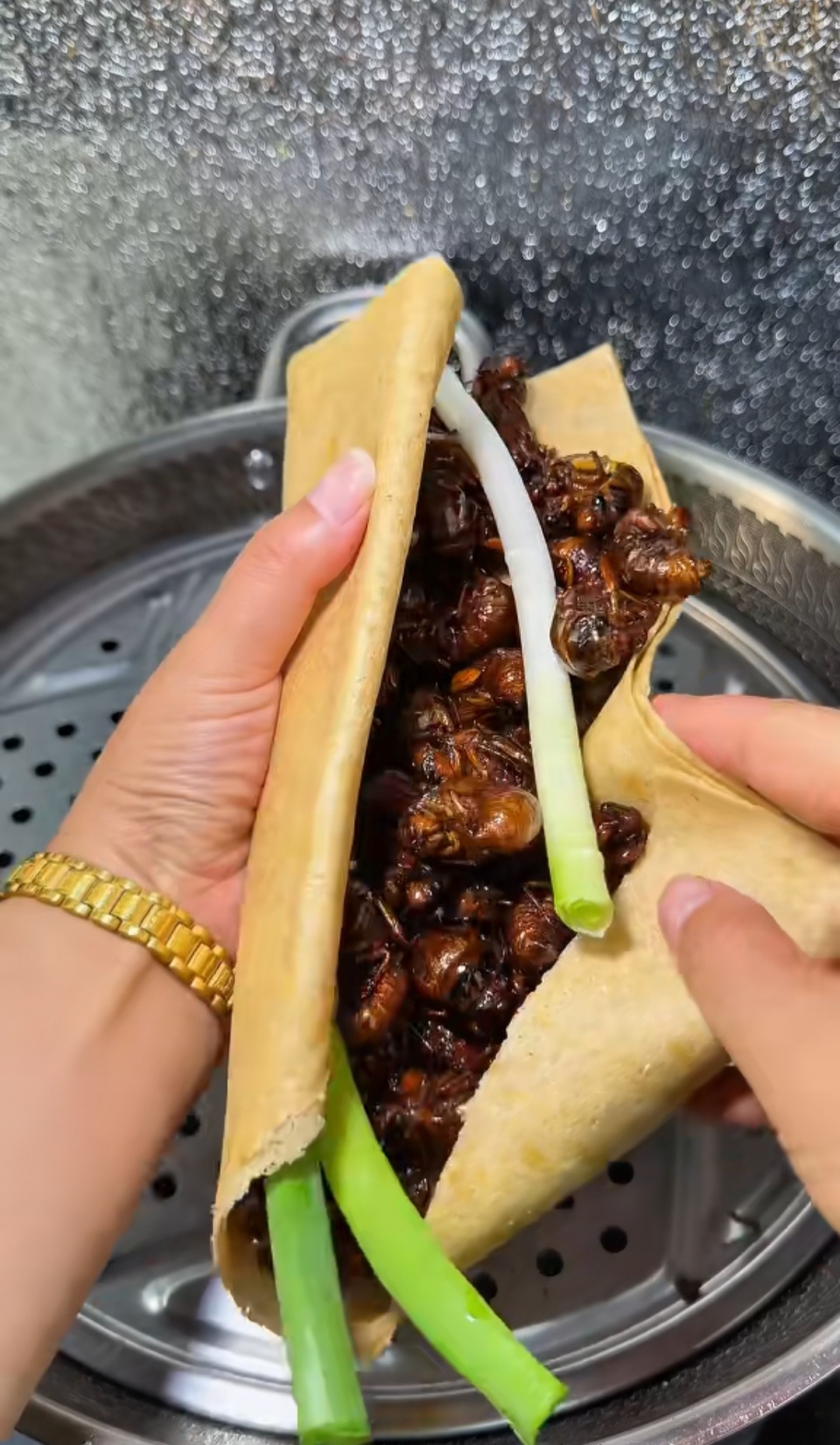 新版山东煎饼卷大葱。