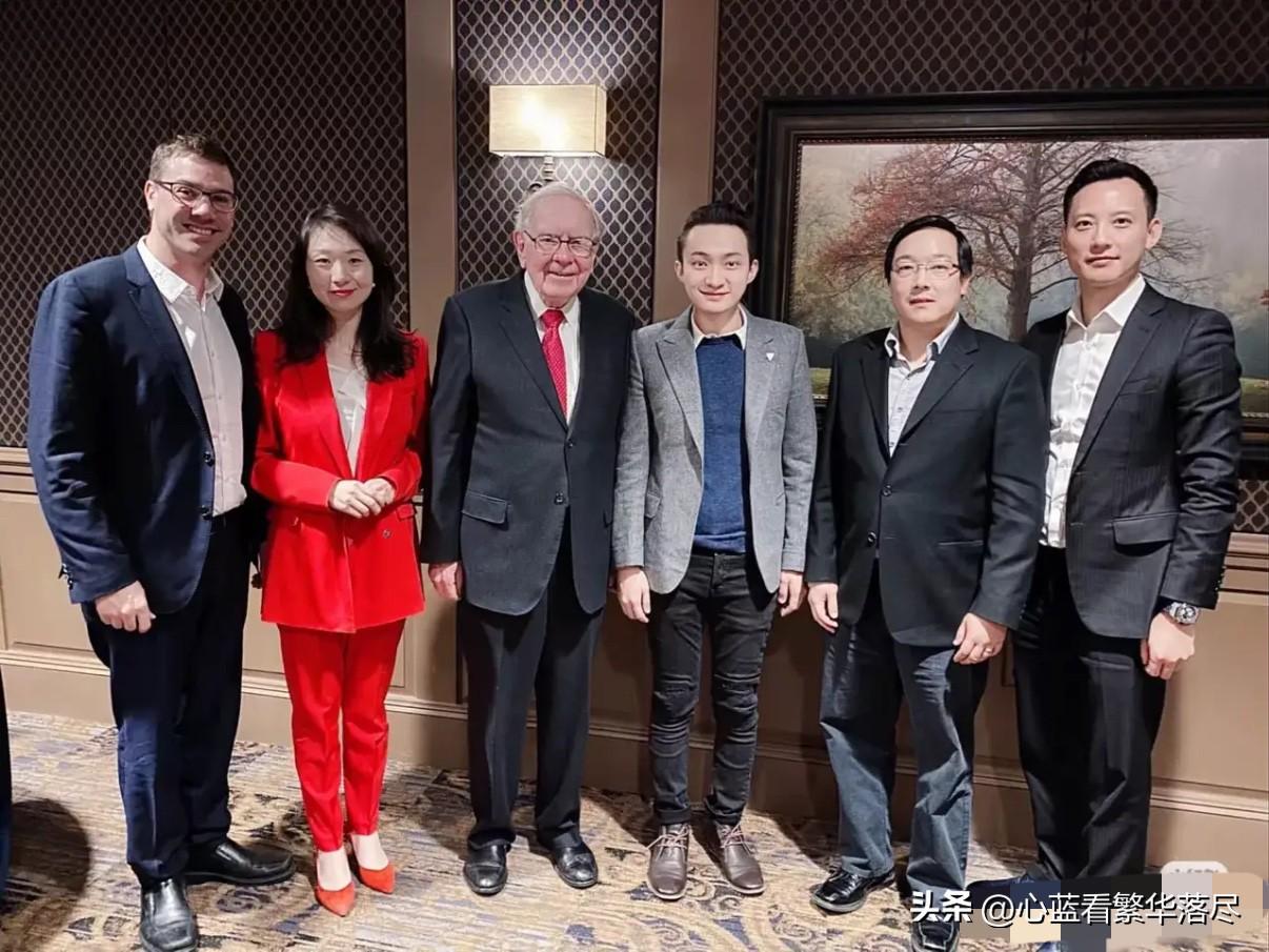 看到孙宇晨的照片，可算是明白了为什么景甜在酒店睡觉的时候，房间不能进一丝光，甚至