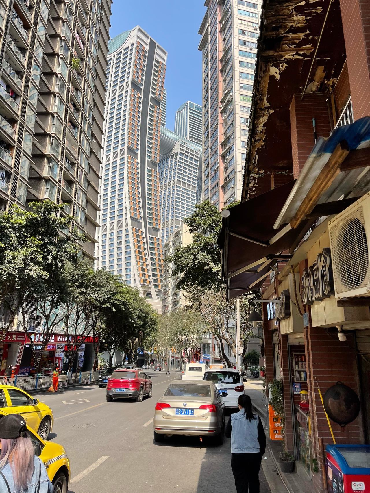 于海青：为何说重庆来福士周边很有特色？原来去重庆喜欢在解放碑和洪崖洞周边转一转，