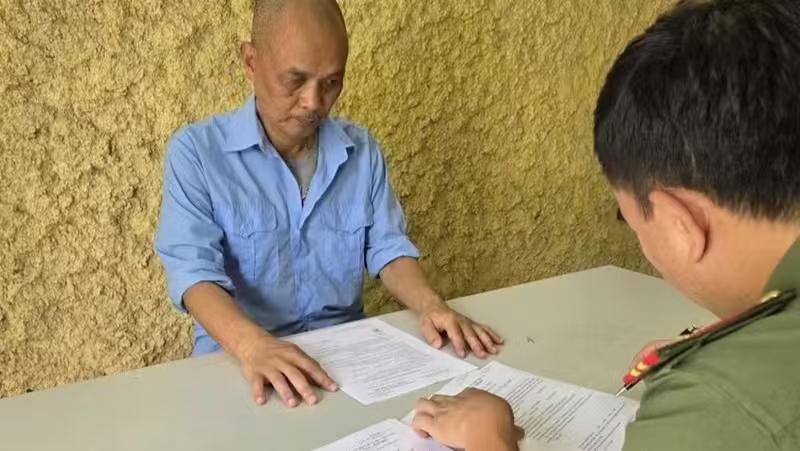 这叫阮成南的老头，涉嫌侮辱胡志明和武元甲，被越南安全调查局查处并起诉。不得不说，
