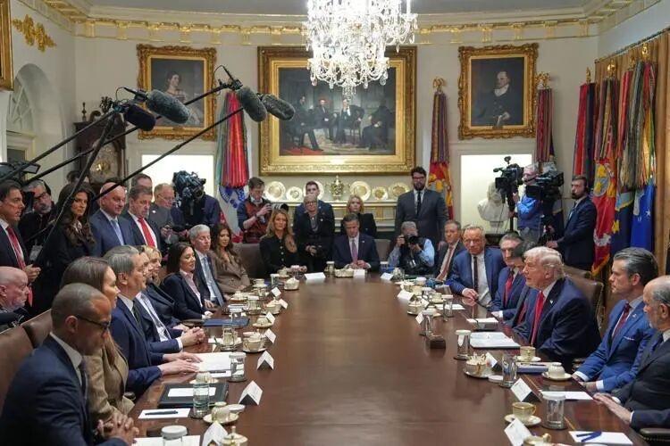 特朗普周四主持了2026年首场内阁会议，称过去一年是“美国历史上任何一届政府最成