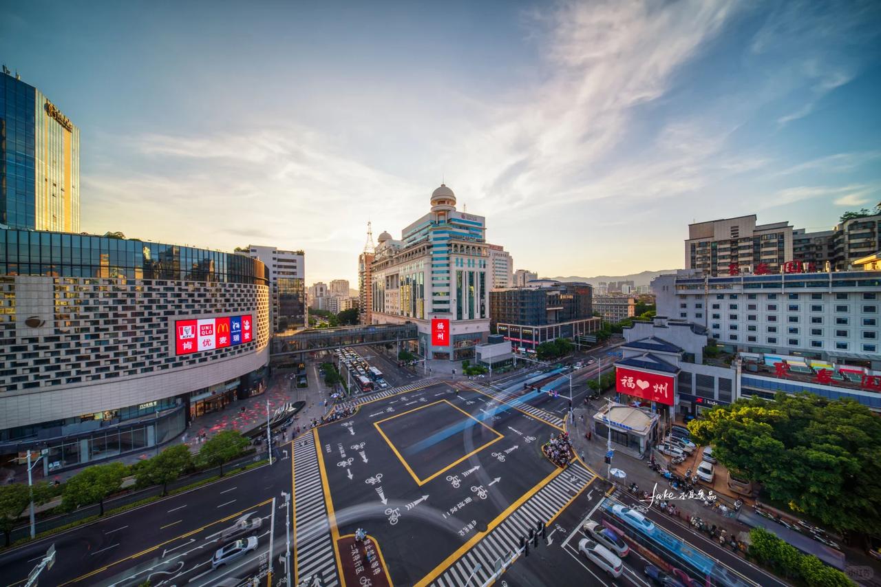 2026年，福州鼓楼区计划举办超1500场促消费活动，并引育首店、旗舰店超100