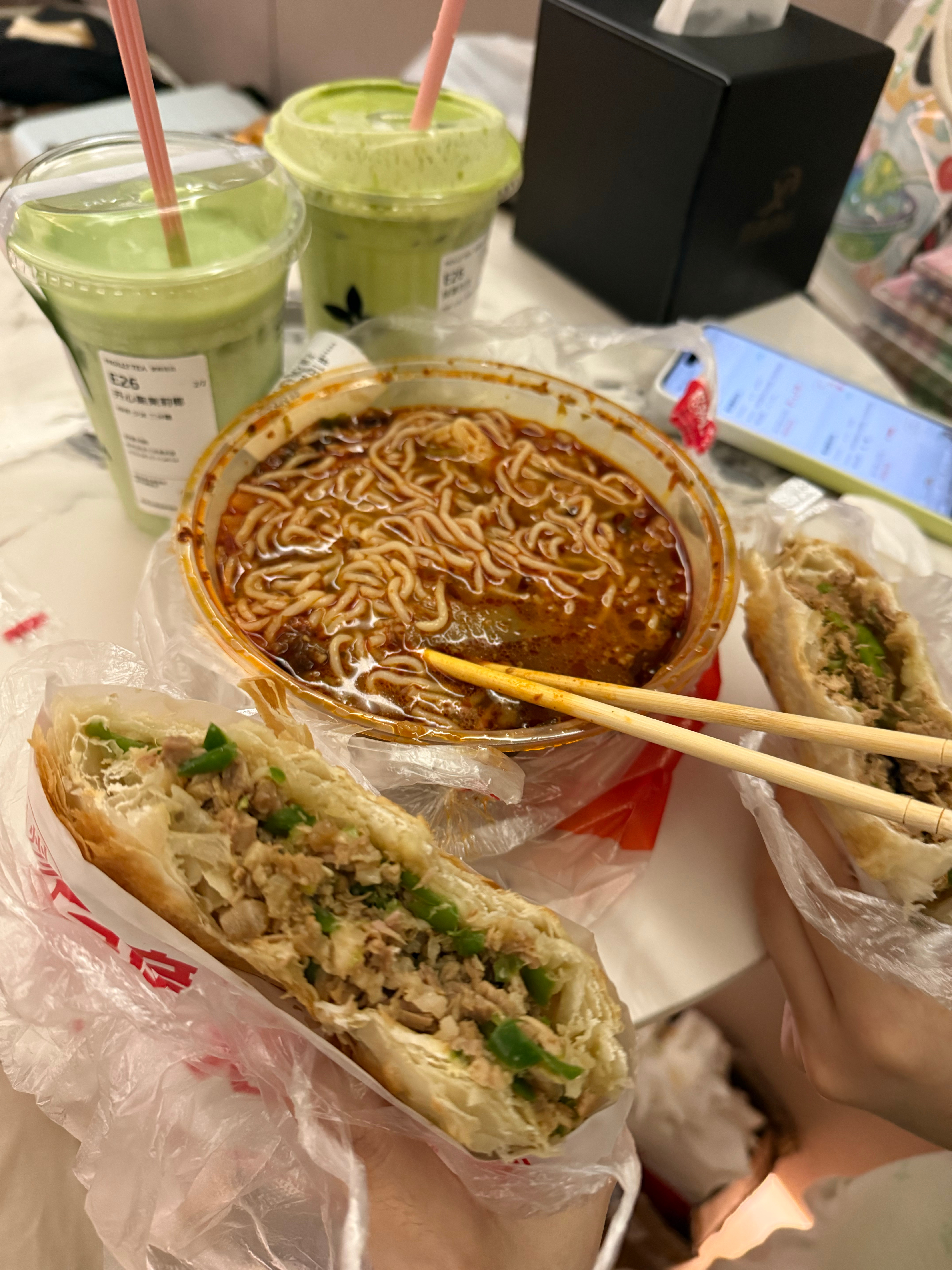 欧坤我吃饱了我准备好明天降临场馆自由搏击了。 ​​​