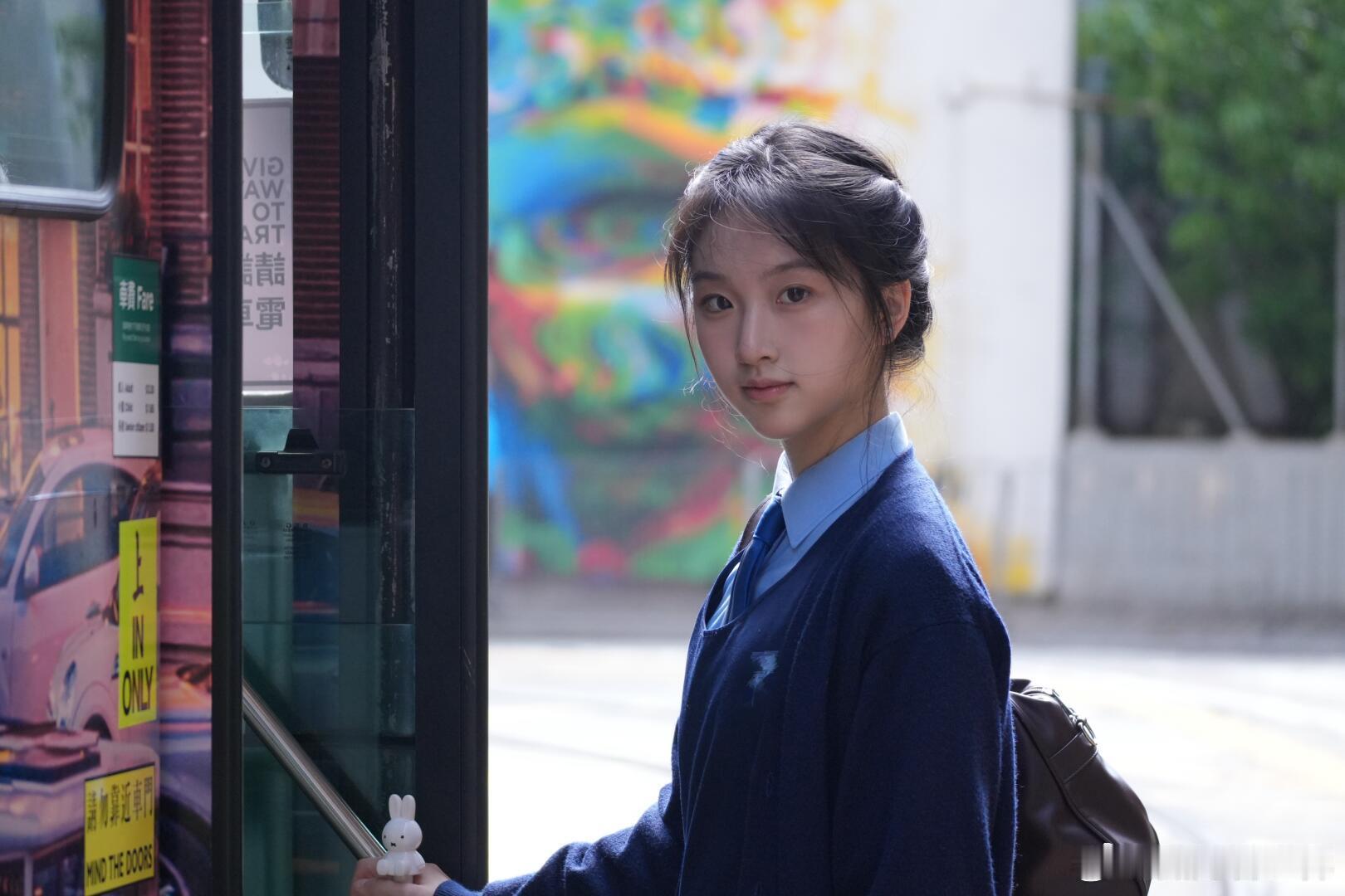 香港女校新来的转校生easter拍了一组校服^ ^好喜欢美女