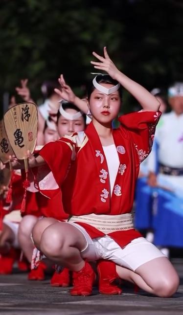 完全搞不懂了头条的机制了，这种视频怎么会给这么高的流量？看到一个自称在日本生活的