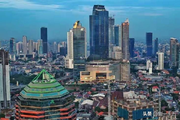 印度尼西亚闷声发财，仅仅靠出口中国的煤炭和镍就获得巨额财富。
中国进口印尼矿产资