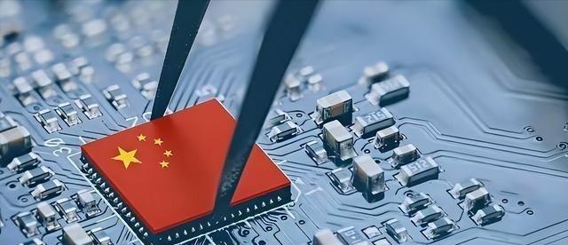 咱们中国芯片这回是真的要“掀桌子”了！日经亚洲最近独家捅出猛料：今年年底前，中国