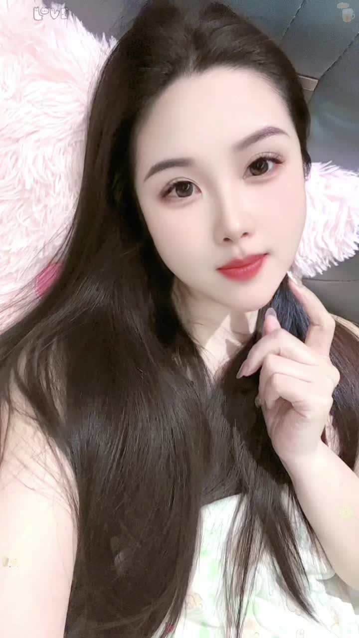 生活哪有样样顺心，人生哪有事事如意，不和别人较真，因为不值得，不和自己...