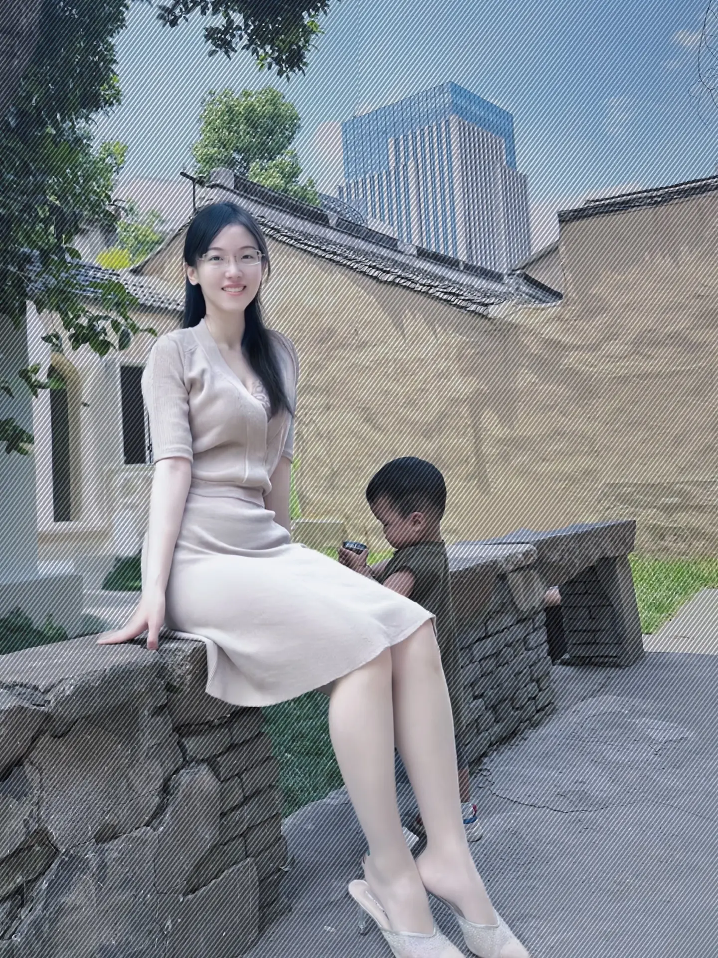 带娃少妇最迷人