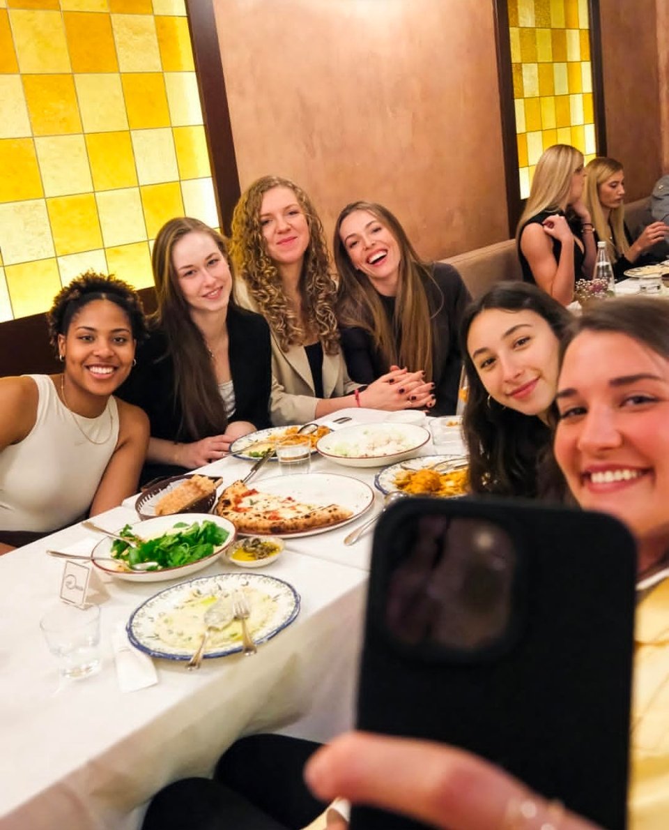 费内巴切在新年前聚餐！ 