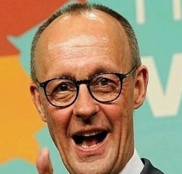 德国外长当着全世界的面，一句话把桌子掀了：我们宁可被美国一脚踹开，也绝不会回头看