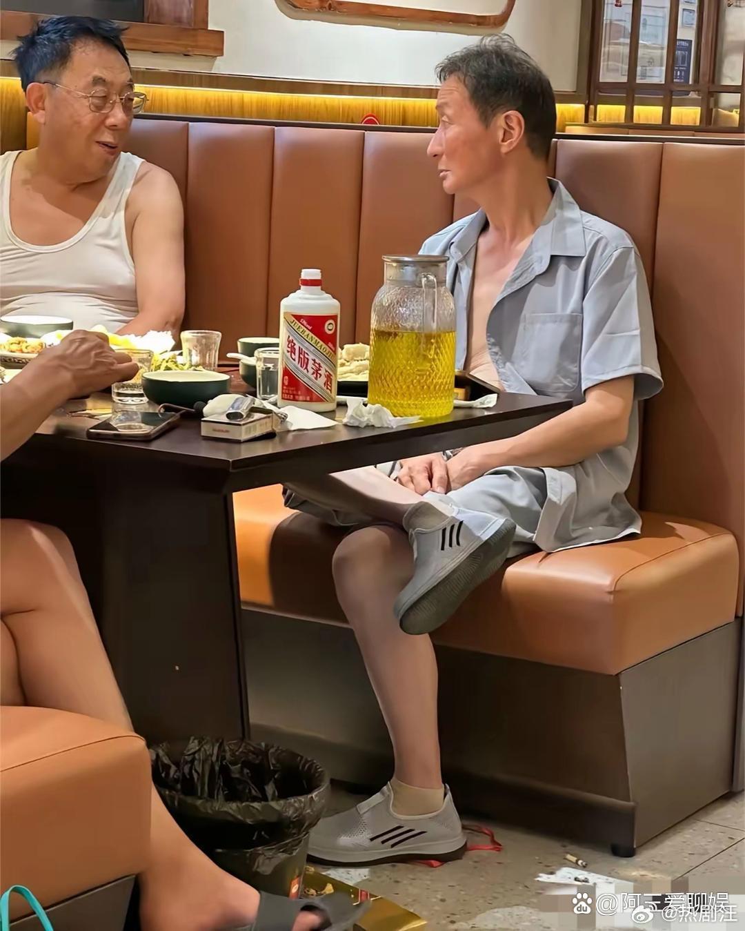 真正的有钱人，是从来不讲究穿着打扮！ 