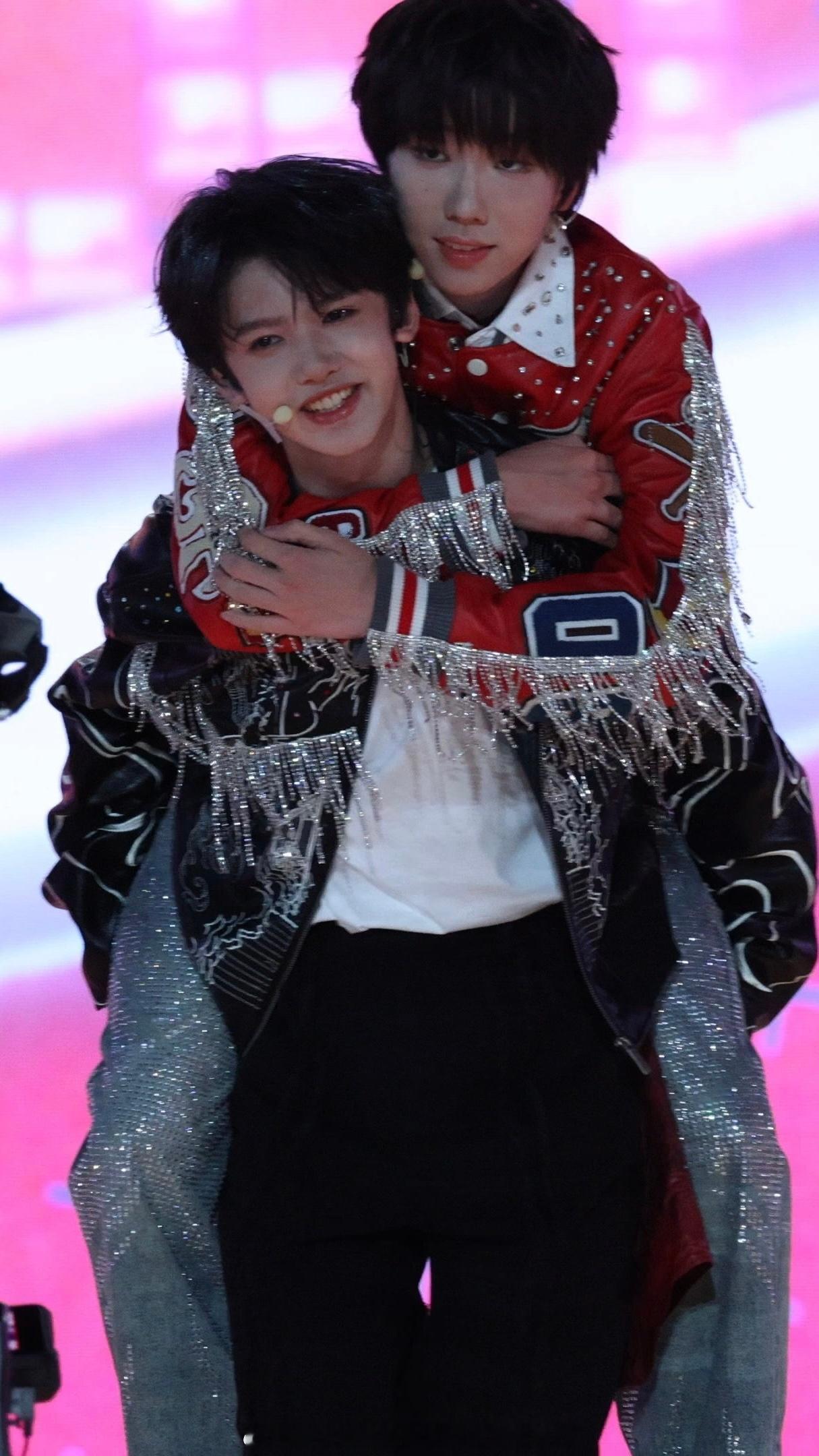 张奕然TF家族新音舞台饭拍生图（稿主自摄） 