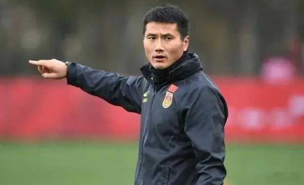 邵佳一将出任国足主帅 邵佳一，你跟足协有仇吗？“至少目前来看，中国本土教练看不到