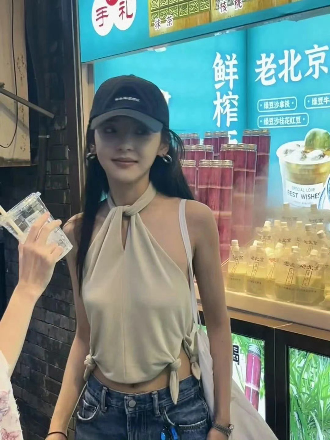 路人镜头下的章若楠[色][色] ​​​
