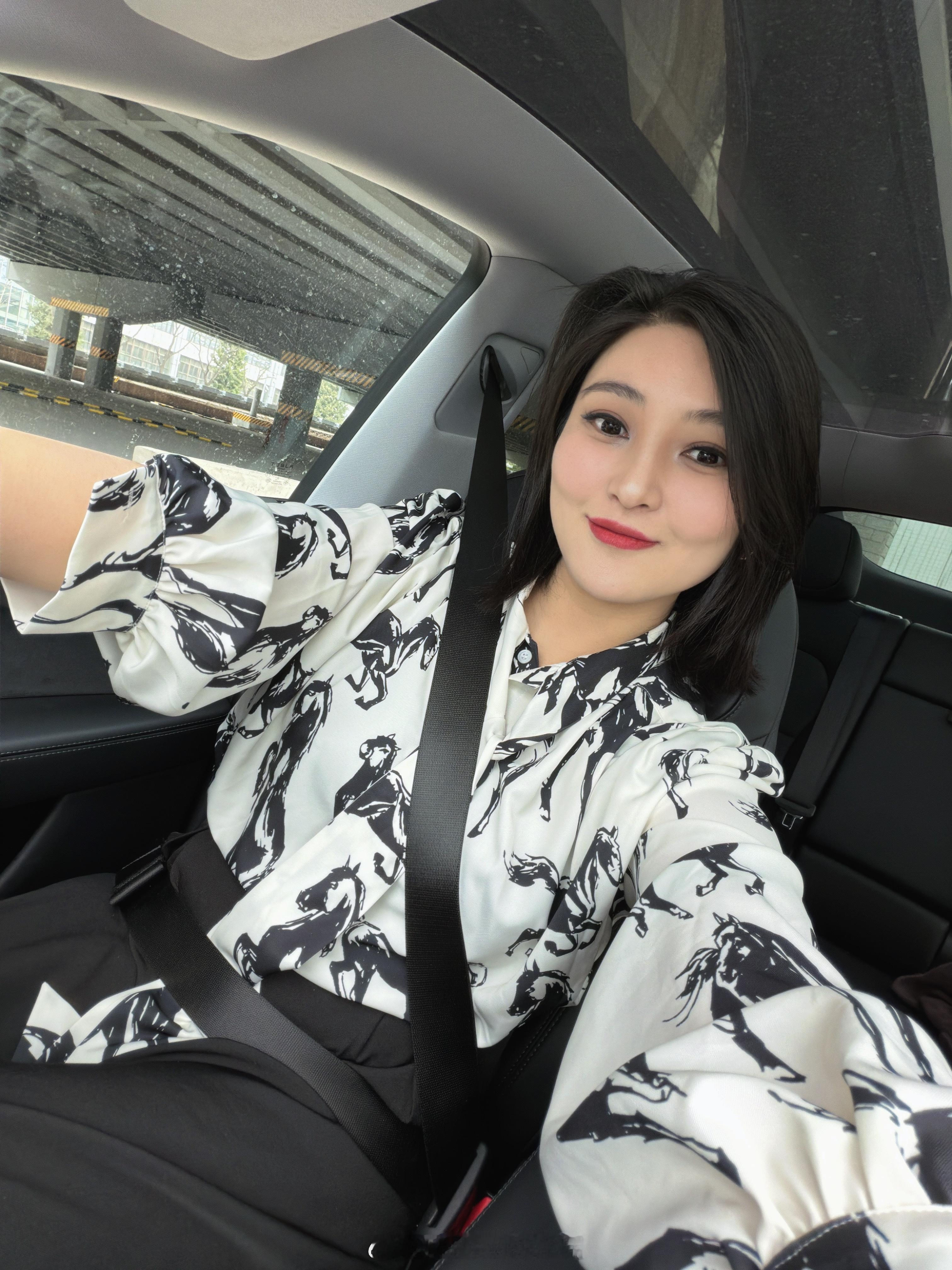 拍摄完下雨了 那发个红包好了 虽然没有什么关联性 可是人生哪有那么多关联呢 北京