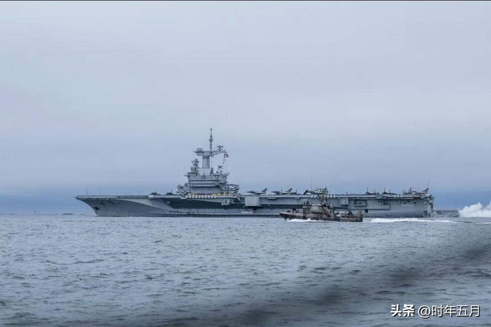 法国总统马克龙：

伊朗随后发动的导弹和无人机袭击完全不成比例且不加区分，袭击了