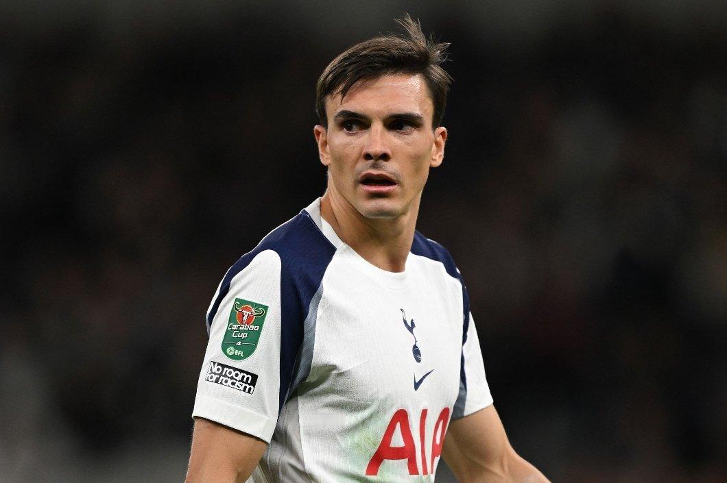 帕利尼亚希望尽可能留在热刺，目前不太可能重返拜仁。热刺和主教练弗兰克对帕利尼亚的