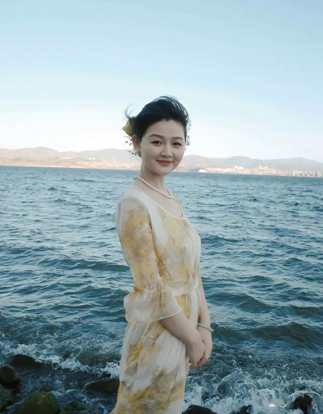 最近有个⁠姑娘火‎‎了，她自称‍‍﻿跟大S﻿长得特别像，‎‍‌大家‎‏‍快来评⁠
