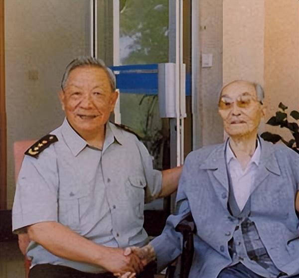 1987年底的一天，刚退居二线的原国防部长，开国上将张爱萍，约刚刚上任的总参谋长