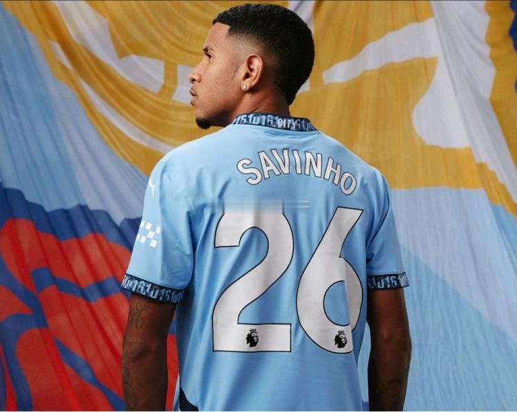 格拉利什：萨维奥很有天赋，我很期待和他一起踢球格拉利什接受采访，谈到今夏加盟曼城