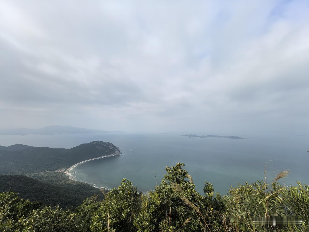 去年12月份的望郎归，始于一张照片的诱惑——碧海蓝天间一块礁石孤悬，像极了盼归的